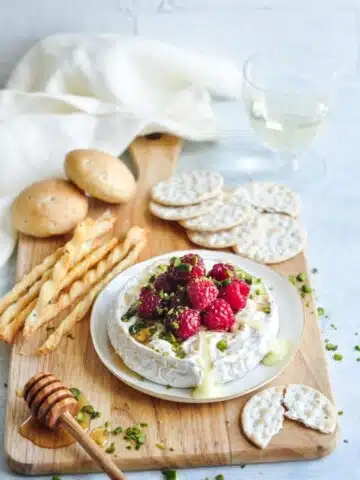 baked camembert honey raspberries