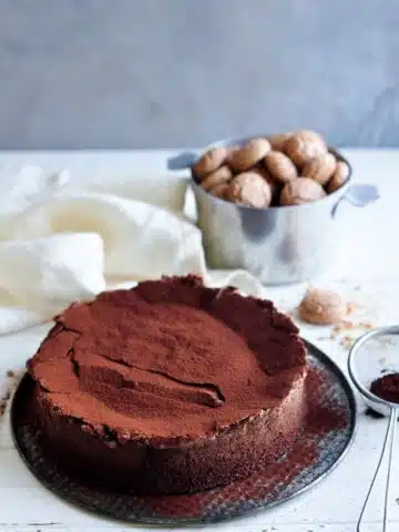 nigella sunken chocolate amaretto cake