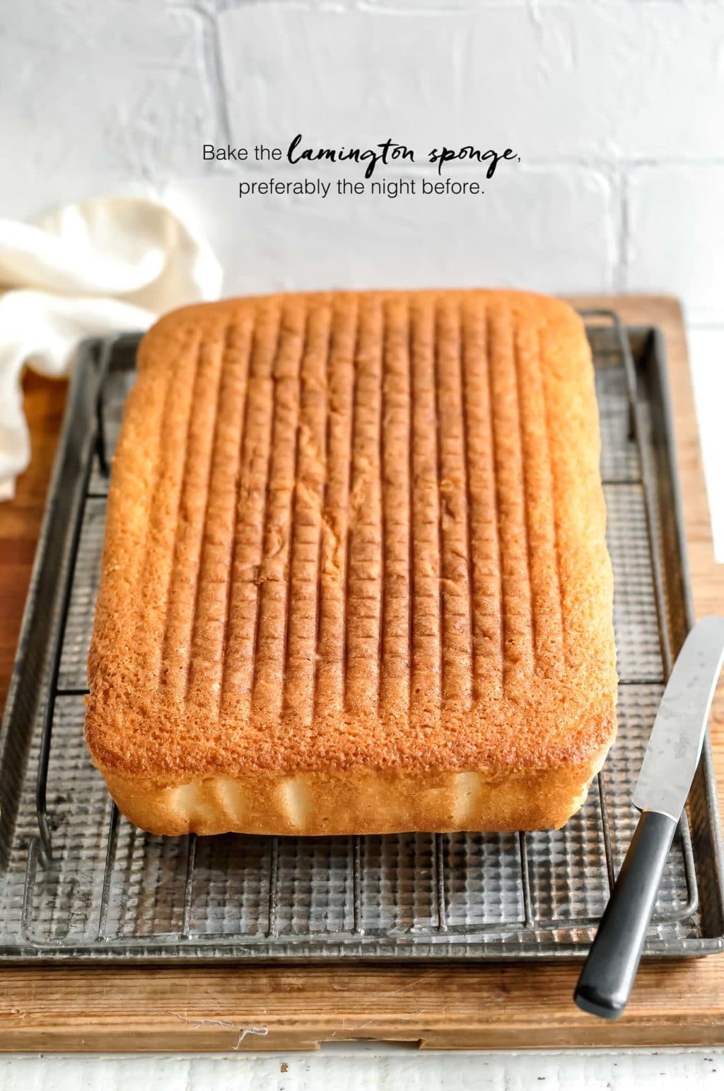 how to make lamingtons, lamington sponge on wire rack