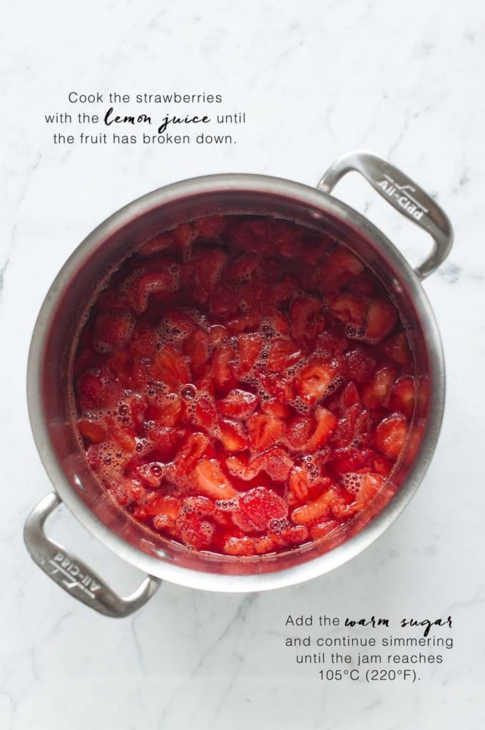how to make strawberry jam, cook the strawberries with the lemon juice and sugar