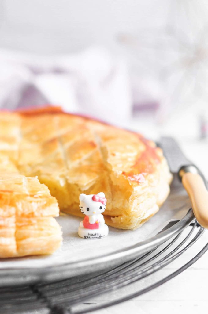 galette des rois with hello kitty fève