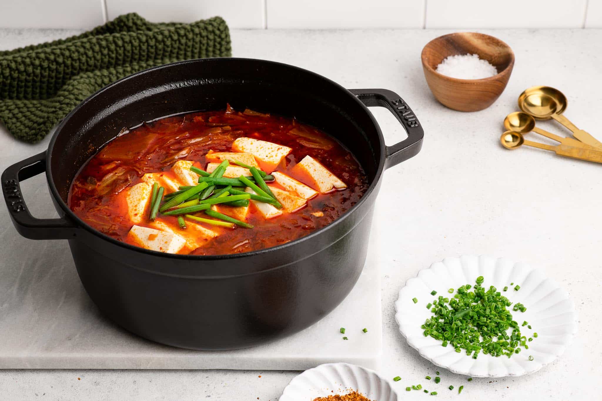 kimchi stew with tofu in pan
