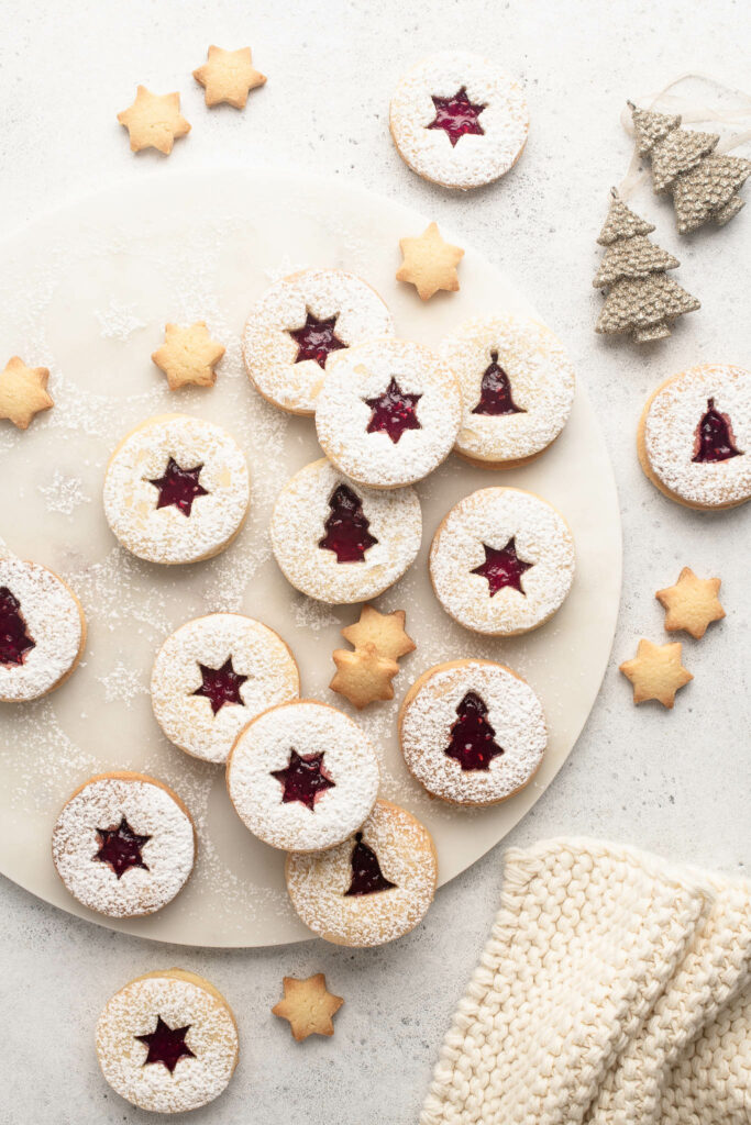 christmas linzer cookies filled with jam