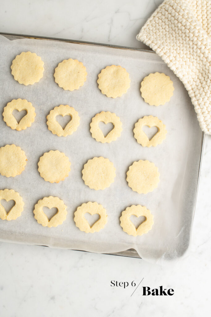 linzer cookies before decorating