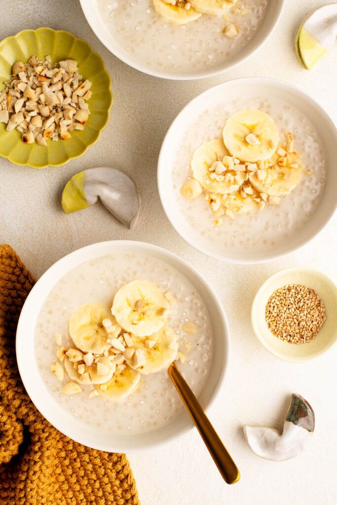 vietnamese coconut tapioca pudding with bananas